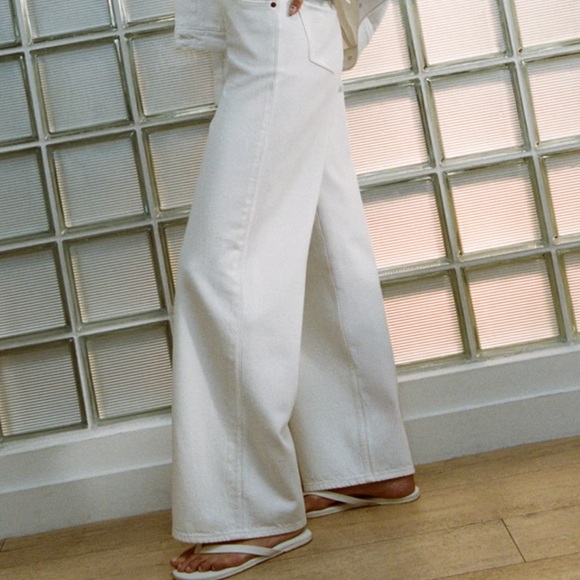 Abercrombie White Wide-Leg Jean - Picture 2 of 10